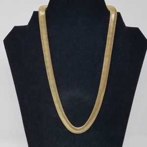 Shiny faux gold 19" necklace ready to go